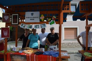 10484809_272391062946987_8732493463750237175_n